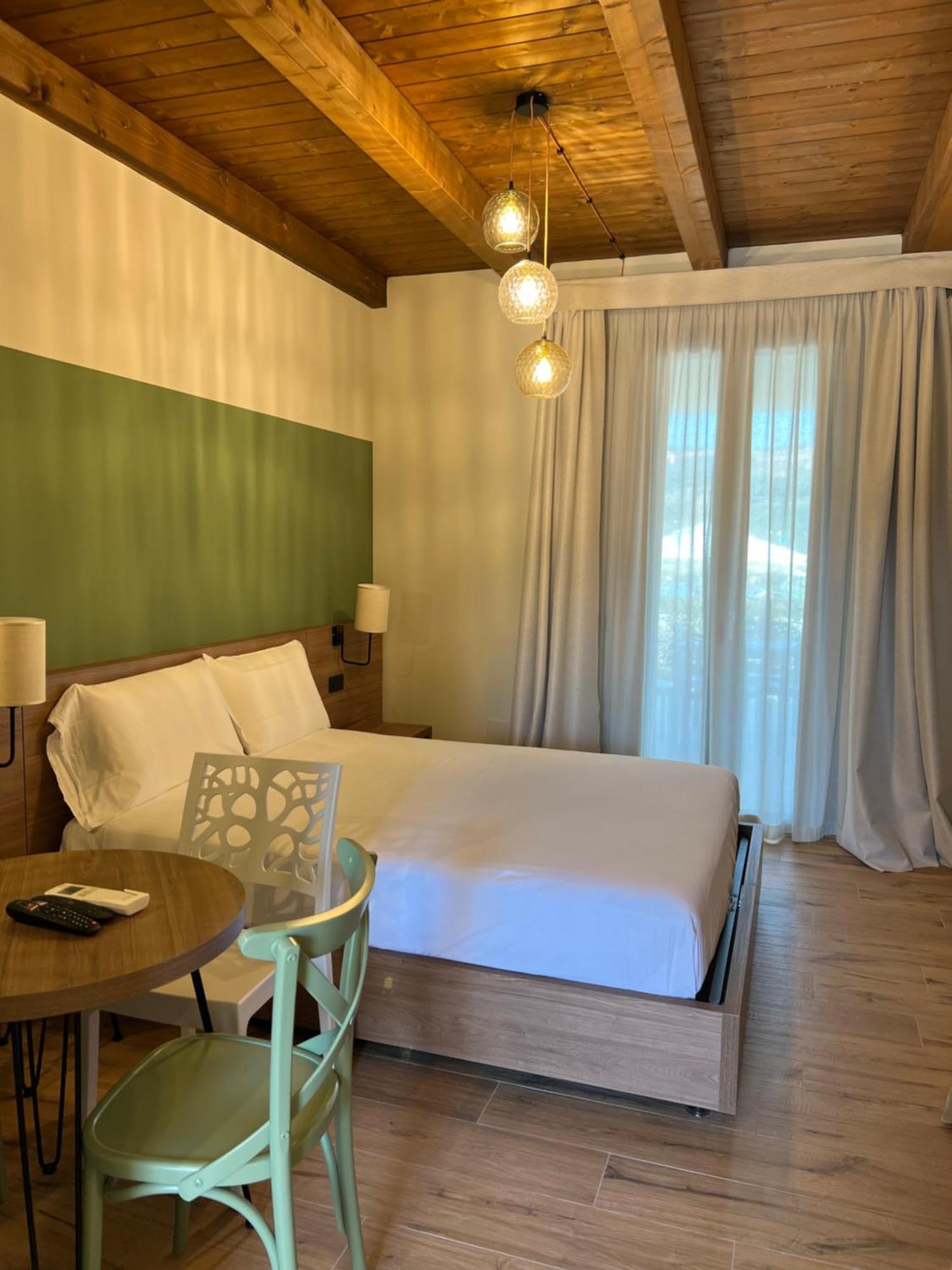 Ll Crinale Village Colli del Tronto Exterior photo